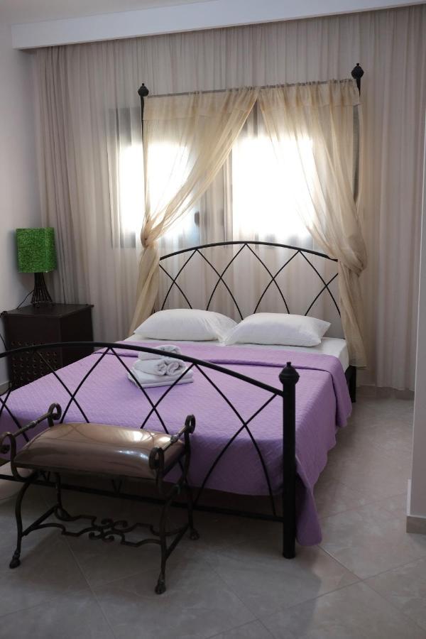 Irenes * Kallithea (Chalkidiki)