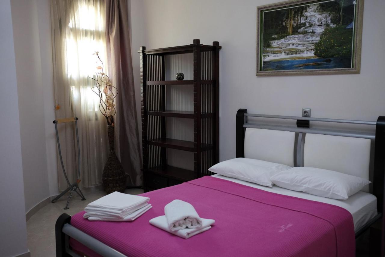 Irenes * Kallithea (Chalkidiki)